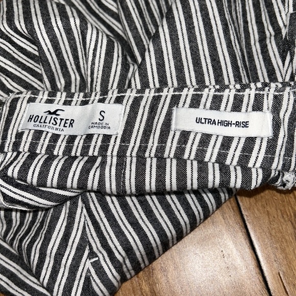 Hollister Grey and White Striped High Waitsed Skirt - Picture 6 of 11